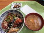 月見唐揚げ丼