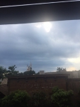 雲行きが怪しい…