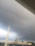 雲行きが怪しい…